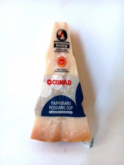 Сир Пармезан Parmigiano Reggiano CONAD 24 месяца, ваговий. Ціна за 100 грам.