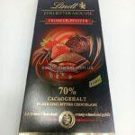 Шоколад Lindt Mousse Erdbeer-Pfeffer 70% чорний з полуницею, 150 г.